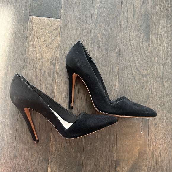 Alice + Olivia Dina Whipstitched Heel - Picture 7 of 9